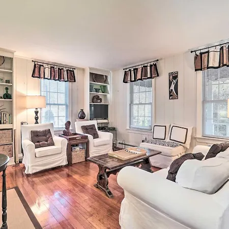 Charming East Falmouth Home With Hot Tub!